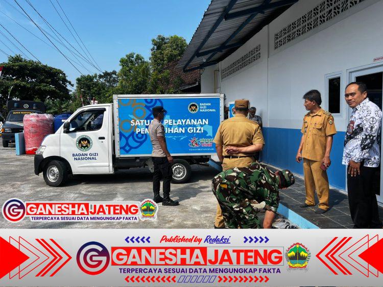 Polisi Hadir Dukung Program Prioritas Presiden Prabowo, Launching MBG di SPPG Desa Repaking Wonosamodro