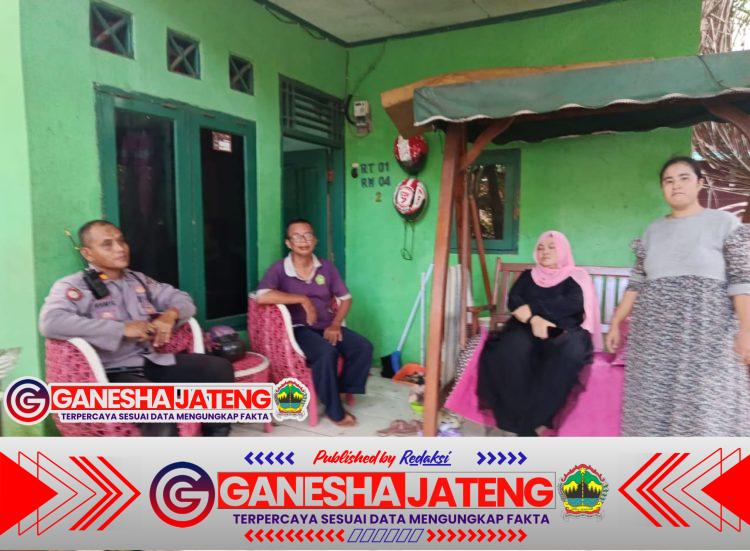 Hampiri Warga Mekarsari, Bhabinkamtibmas Polsek Pulomerak Sampaikan Himbauan Kamtibmas