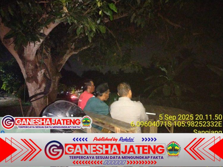 Bhabinkamtibmas Polsek Mancak Sambangi Tokoh Masyarakat, Perkuat Sinergi dan Kamtibmas Bhabinkamtibmas Polsek Mancak Sambangi Tokoh Masyarakat, Perkuat Sinergi dan Kamtibmas