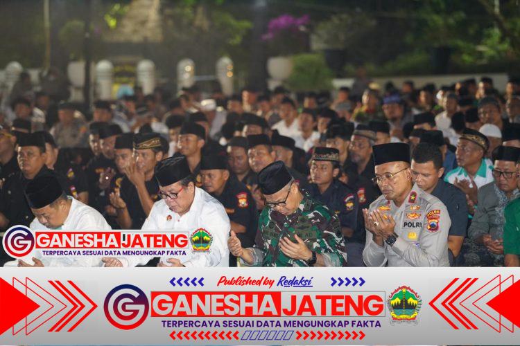 Doa Bersama Peringatan Maulid Nabi di Polda Jateng, Teladani Akhlak Nabi untuk Wujudkan Polri Presisi dan Jateng Kondusif Doa Bersama Peringatan Maulid Nabi di Polda Jateng, Teladani Akhlak Nabi untuk Wujudkan Polri Presisi dan Jateng Kondusif