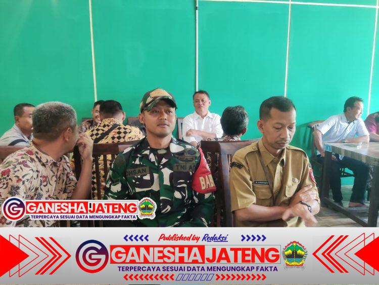 Babinsa Serengan Memonitor Opening Rumah Makan "Gule Kepala Ikan Dan Seafood Mas Agus" Babinsa Serengan Memonitor Opening Rumah Makan “Gule Kepala Ikan Dan Seafood Mas Agus”