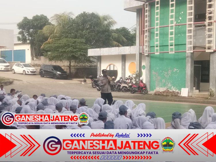 Bhabinkamtibmas Polsek Cikupa Gelar Penyuluhan di SMK Negeri 14 Tangerang Bhabinkamtibmas Polsek Cikupa Gelar Penyuluhan di SMK Negeri 14 Tangerang