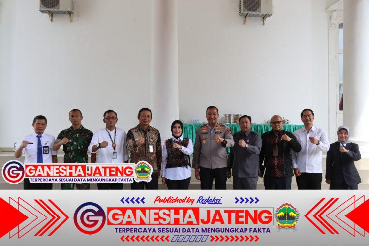 Coffee Morning Forkopimda wujud gotong royong Menjaga situasi aman dan kondusif di Kab. Boyolali. Coffee Morning Forkopimda wujud gotong royong Menjaga situasi aman dan kondusif di Kab. Boyolali.