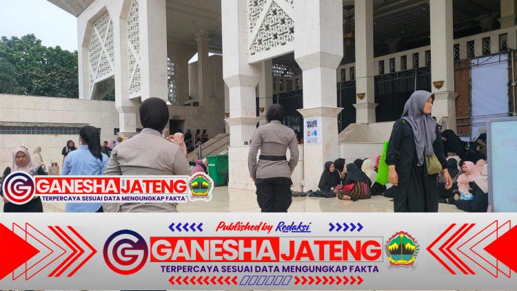 Ribuan Jamaah Ikuti Maulid Nabi Muhammad SAW Bersama Majelis Ilmu Al-Muhsinin Citra Raya di Masjid Agung Al-Amjad Ribuan Jamaah Ikuti Maulid Nabi Muhammad SAW Bersama Majelis Ilmu Al-Muhsinin Citra Raya di Masjid Agung Al-Amjad