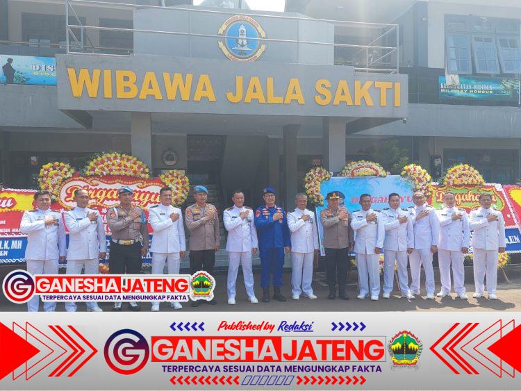 Kapolres Cilegon Hadiri HUT ke-80 Lanal Banten, Perkuat Soliditas TNI–Polri Kapolres Cilegon Hadiri HUT ke-80 Lanal Banten, Perkuat Soliditas TNI–Polri