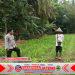 Bhabinkamtibmas Polsek Anyar Sambangi Petani Cek Lahan Jagung Dukung Program Ketahanan Pangan Nasional