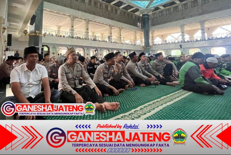 KBO Satreskrim Polresta Tangerang Hadiri Peringatan Maulid Nabi di Masjid Al-Amjad KBO Satreskrim Polresta Tangerang Hadiri Peringatan Maulid Nabi di Masjid Al-Amjad