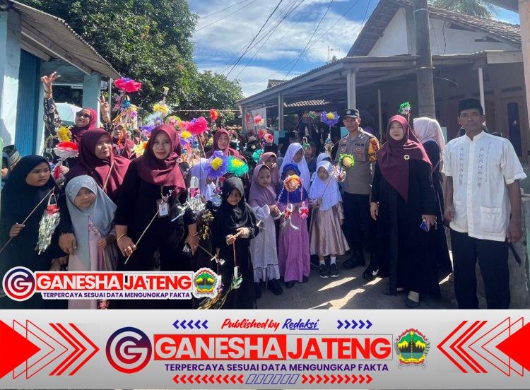 Bhabinkamtibmas Polsek Ciwandan Peringati Maulid Nabi Muhammad SAW Bersama Siswa-siswi SD Kelelet. Bhabinkamtibmas Polsek Ciwandan Peringati Maulid Nabi Muhammad SAW Bersama Siswa-siswi SD Kelelet.