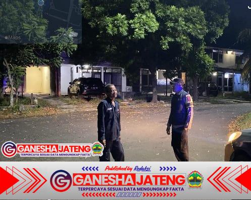 Patroli Blue Light Polsek Purwakarta Ciptakan Rasa Aman di Malam Hari Patroli Blue Light Polsek Purwakarta Ciptakan Rasa Aman di Malam Hari