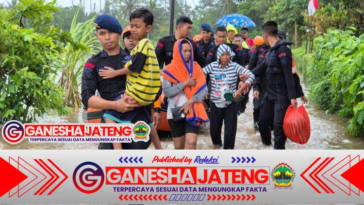 Banjir dan Longsor di Bali, Polri Bantu Evakuasi Warga Terdampak Banjir dan Longsor di Bali, Polri Bantu Evakuasi Warga Terdampak