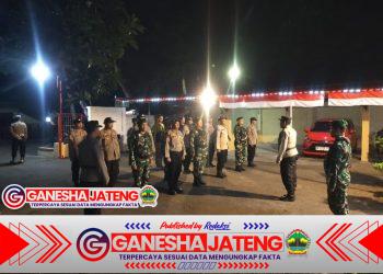 Koramil dan Polsek Mondokan Kompak Patroli bersama