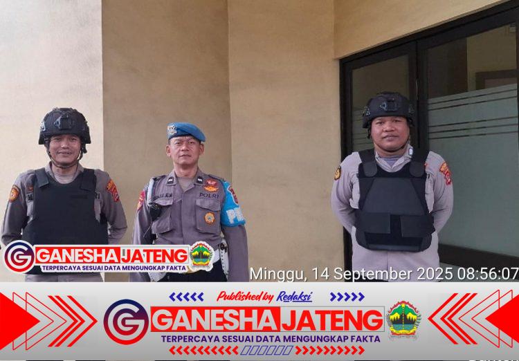 Personil KSKP Merak Laksanakan Sispam Mako Pastikan Keamanan Polsek Personil KSKP Merak Laksanakan Sispam Mako Pastikan Keamanan Polsek