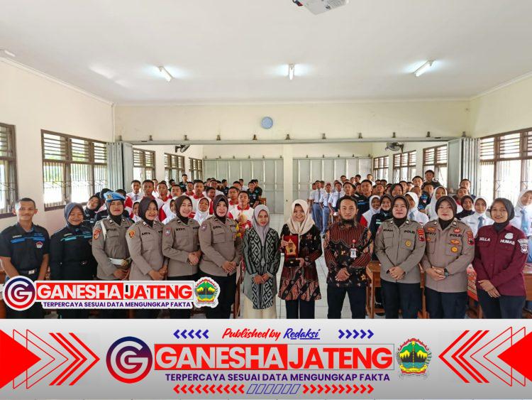 Polwan Polres Purbalingga Ajak Siswa Berani Berbicara Selamatkan Sesama