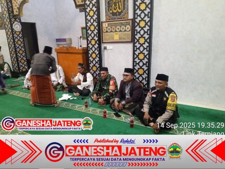 Peringatan Maulid Nabi Muhammad SAW Dilingkungan Binaan, Bhabinkamtibmas Ikuti Segenap Acara.* Peringatan Maulid Nabi Muhammad SAW Dilingkungan Binaan, Bhabinkamtibmas Ikuti Segenap Acara.*