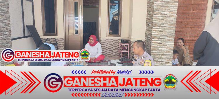 Geruduk Emak-emak Sedang Kumpul, Bripka Leo Bhabinkamtibmas Ajak Tingkatkan Pengawasan Anak Geruduk Emak-emak Sedang Kumpul, Bripka Leo Bhabinkamtibmas Ajak Tingkatkan Pengawasan Anak