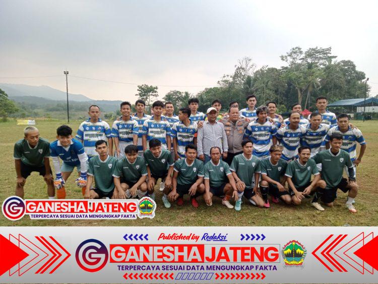 Bhabinkamtibmas Polsek Mancak Monitoring Turnamen Sepak Bola Antar RT se-Desa Labuan Bhabinkamtibmas Polsek Mancak Monitoring Turnamen Sepak Bola Antar RT se-Desa Labuan