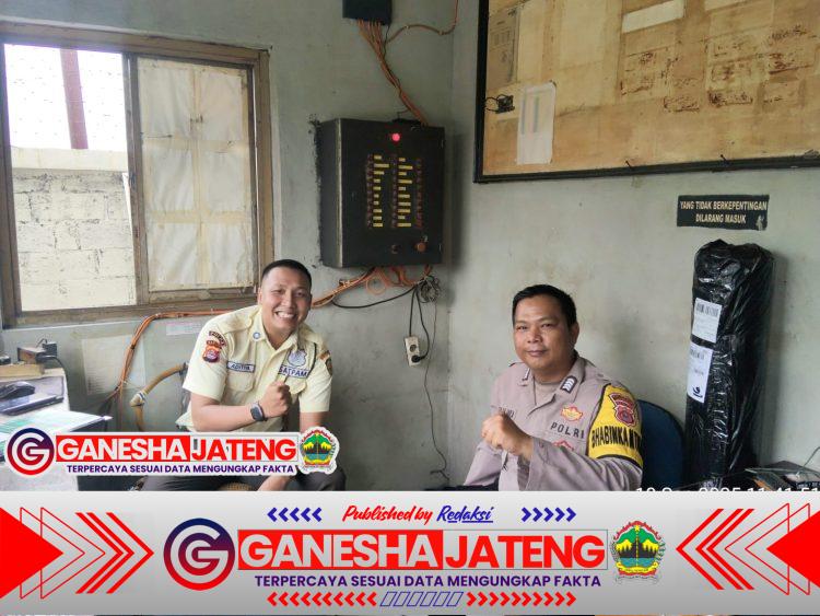 Polsek Cikupa Sambang dan Sosialisasi Layanan 110 di Desa Bojong Polsek Cikupa Sambang dan Sosialisasi Layanan 110 di Desa Bojong