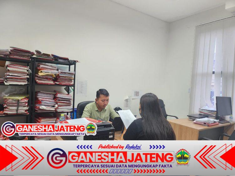 Gelapkan Uang Hingga Rp. 480 Juta, Polresta Banyumas Amankan Karyawan Toko Fashion Gelapkan Uang Hingga Rp. 480 Juta, Polresta Banyumas Amankan Karyawan Toko Fashion