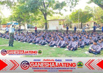 Babinsa Berikan Pelatihan Ketarunaan untuk Membentuk Karakter Disiplin dan Cinta Tanah Air