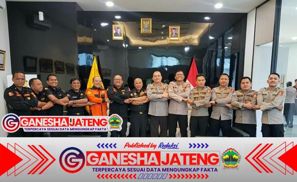 Kasubditbinpolmas Mabes Polri Kunjungi Kantor Pusat Senkom, Perkuat Silaturahmi dan Sinergi Kasubditbinpolmas Mabes Polri Kunjungi Kantor Pusat Senkom, Perkuat Silaturahmi dan Sinergi