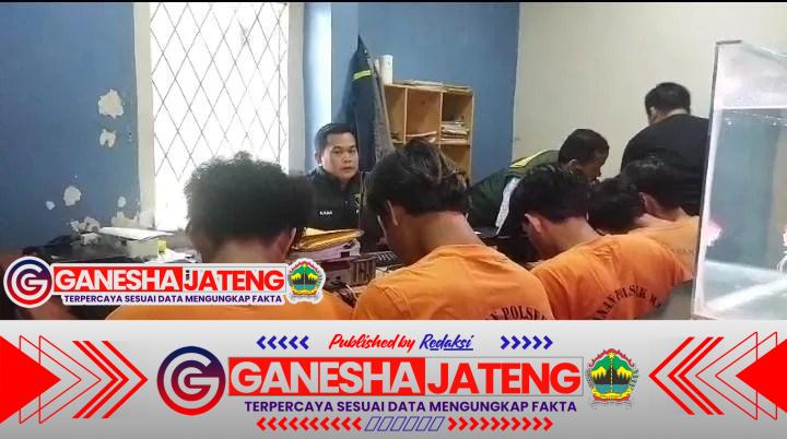 Polsek Mauk Polresta Tangerang Tangkap 5 Orang Pemerkosa Anak di Bawah Umur Polsek Mauk Polresta Tangerang Tangkap 5 Orang Pemerkosa Anak di Bawah Umur