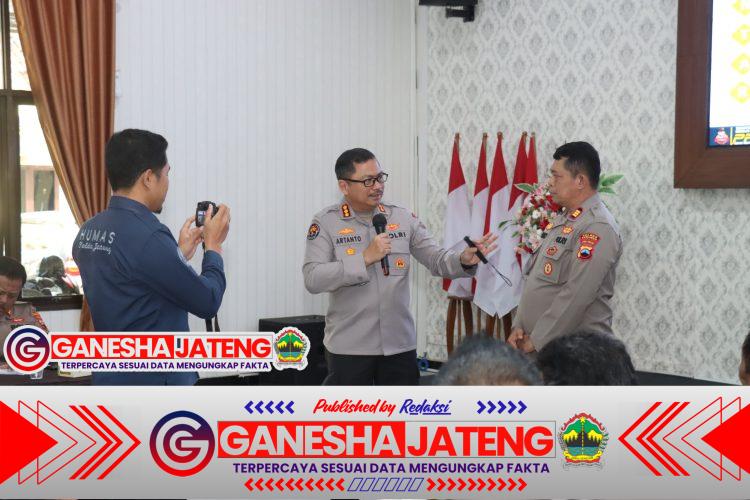 Kabid Humas Polda Jateng Perintahkan Jajaran Perbaiki Kualitas Penyampaian Pesan Pada Masyarakat Kabid Humas Polda Jateng Perintahkan Jajaran Perbaiki Kualitas Penyampaian Pesan Pada Masyarakat