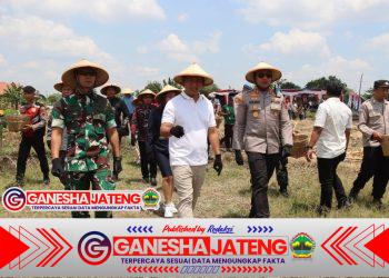 Kapolres Boyolali Pimpin Panen Jagung Serentak Kuartal III, Bukti Nyata Polri Hadir untuk Ketahanan Pangan