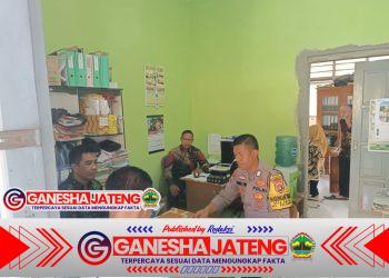 Bhabinkamtibmas Polsek Puloampel jumpai warganya guna bangun komunikasi yang positif