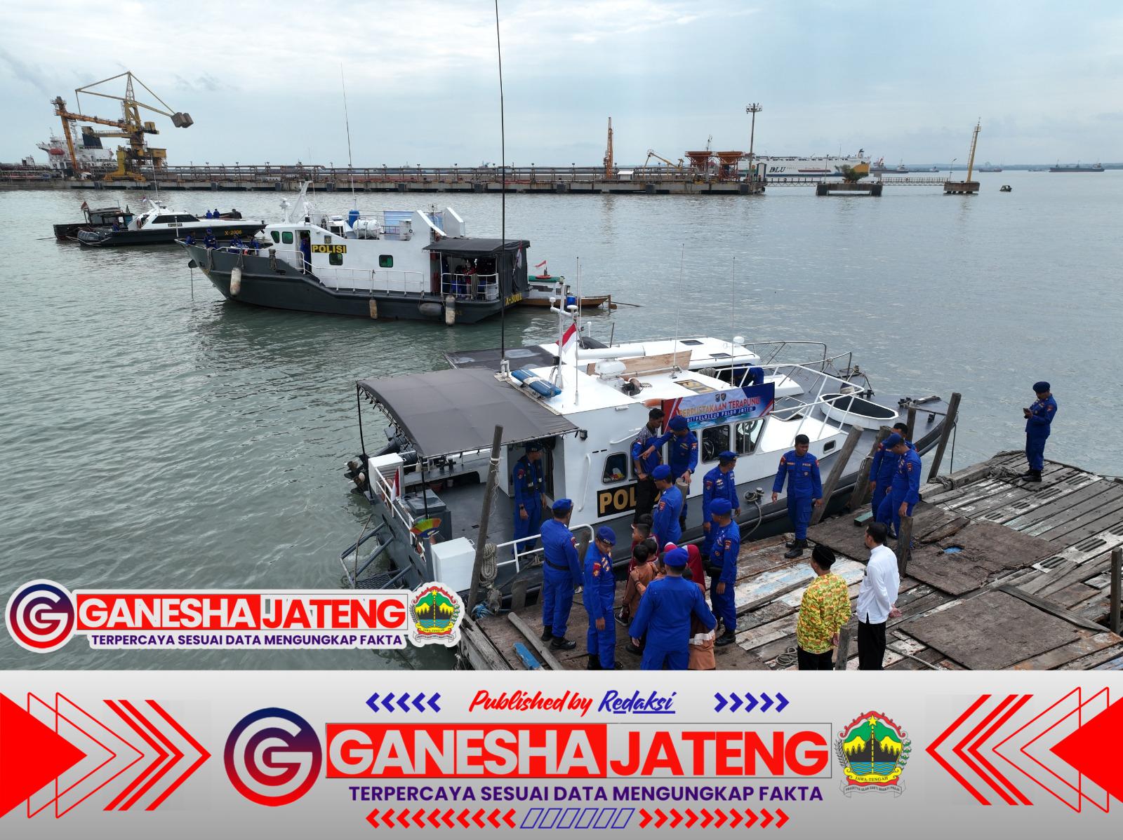 Cepat Dekat dan Bersahabat Ditpolairud Polda Jatim Gelar Perpustakaan dan Klinik Terapung Cepat Dekat dan Bersahabat Ditpolairud Polda Jatim Gelar Perpustakaan dan Klinik Terapung