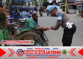 Sipropam Polres Tegal Kota Tebar Kepedulian Lewat Nasi Bungkus: Wujud Nyata Empati untuk Sesama