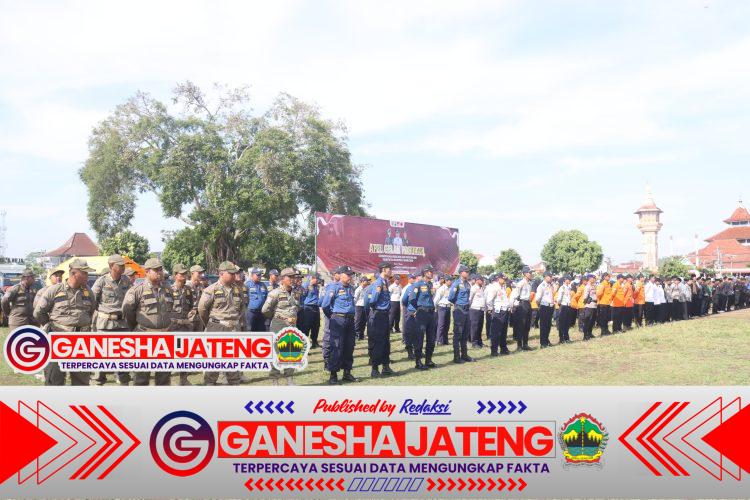 Hadapi Cuaca Ekstrem, Apel Kesiapsiagaan Bencana Digelar di Alun-alun Pancasila Kebumen  Hadapi Cuaca Ekstrem, Apel Kesiapsiagaan Bencana Digelar di Alun-alun Pancasila Kebumen