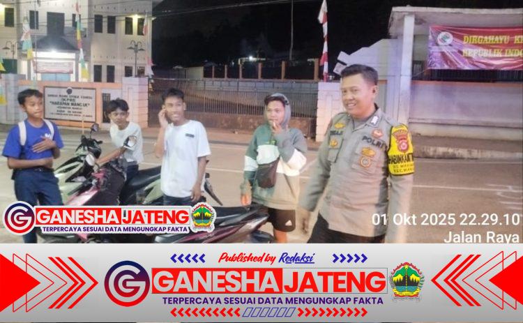 Personel Polsek Mancak Laksanakan Patroli Mobile Blue Light