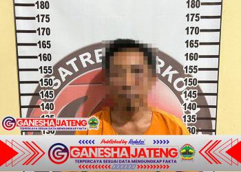 Gasak Narkoba! Satresnarkoba Polres Tulang Bawang Bekuk Pengedar Sabu di Warung Pinggir Jalan Gasak Narkoba! Satresnarkoba Polres Tulang Bawang Bekuk Pengedar Sabu di Warung Pinggir Jalan