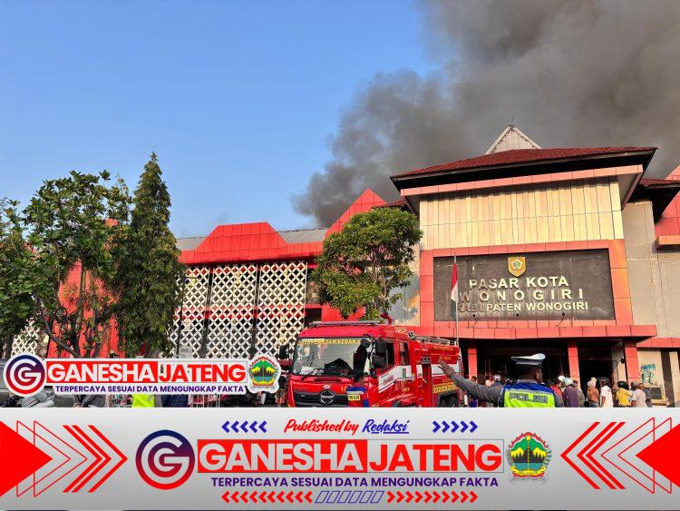 Polres Wonogiri Sigap dan Bersinergi Dalam Penanganan Kebakaran Pasar Induk Wonogiri Polres Wonogiri Sigap dan Bersinergi Dalam Penanganan Kebakaran Pasar Induk Wonogiri