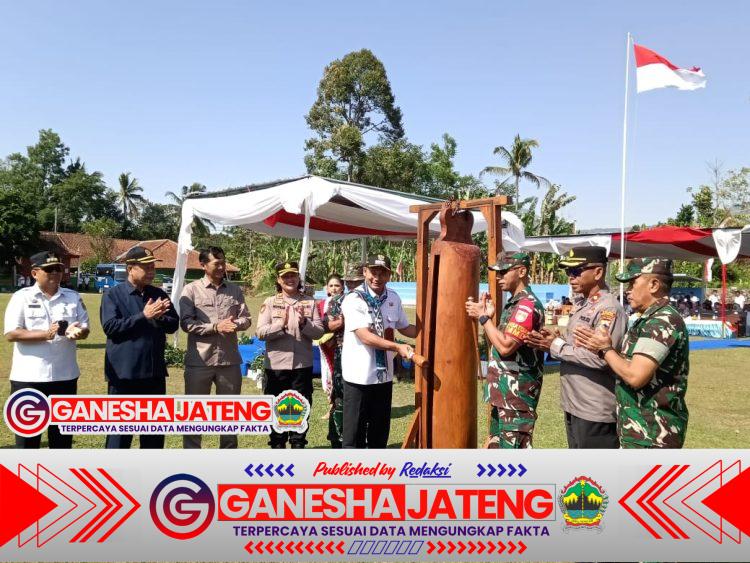 Bupati Sragen, TMMD Bisa Mendorong Roda Ekonomi Sosial di Desa Mlale Bupati Sragen, TMMD Bisa Mendorong Roda Ekonomi Sosial di Desa Mlale