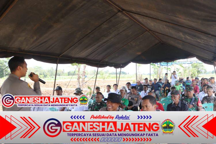 Dukung Swasembada Pangan, Kapolres Purworejo Pimpin Tanam Jagung Serentak di Wonoroto Dukung Swasembada Pangan, Kapolres Purworejo Pimpin Tanam Jagung Serentak di Wonoroto