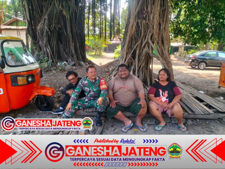 Ciptakan Kedekatan dan Jalin Silaturahmi, Babinsa Kemlayan Intensifkan Komsos Dengan Warga. Ciptakan Kedekatan dan Jalin Silaturahmi, Babinsa Kemlayan Intensifkan Komsos Dengan Warga.