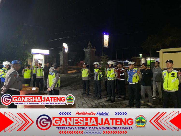 Polres Kendal Gelar Patroli UKL dan Skala Besar, Antisipasi Balap Liar dan Kenakalan Remaja Jelang Libur Panjang Polres Kendal Gelar Patroli UKL dan Skala Besar, Antisipasi Balap Liar dan Kenakalan Remaja Jelang Libur Panjang