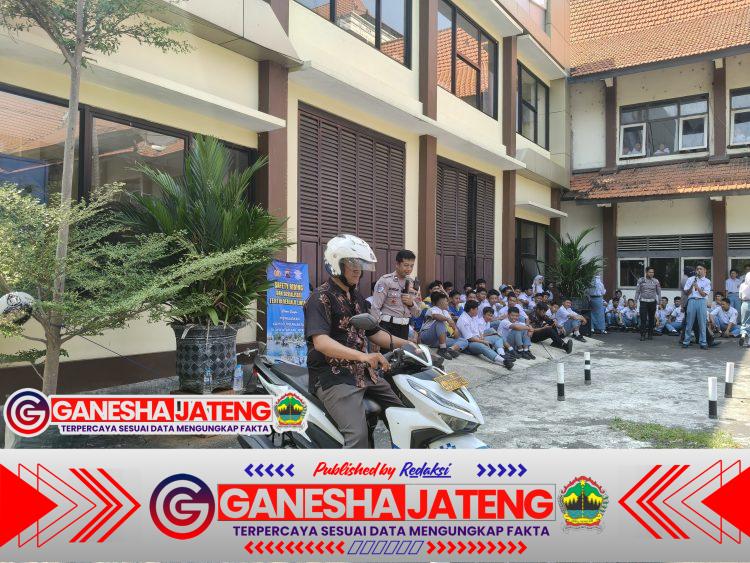 Satlantas Polres Jepara Edukasi Safety Riding Kepada Pelajar Satlantas Polres Jepara Edukasi Safety Riding Kepada Pelajar