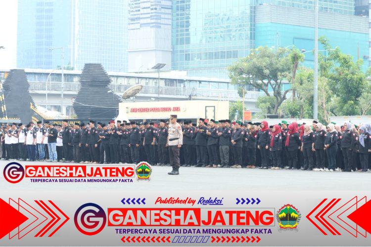 Apel Siaga Kamtibmas Harmoni Organisasi Kemasyarakatan dalam Jaga Jakarta, Kapolda: Sinergi Kunci Keamanan Ibu Kota Apel Siaga Kamtibmas Harmoni Organisasi Kemasyarakatan dalam Jaga Jakarta, Kapolda: Sinergi Kunci Keamanan Ibu Kota