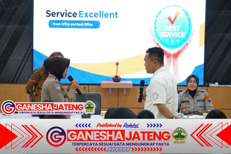 Polres Sukoharjo Gelar Forum Belajar “Office Service” Bersama Bank Mandiri: Tingkatkan Profesionalisme dan Mutu Pelayanan Publik Polres Sukoharjo Gelar Forum Belajar “Office Service” Bersama Bank Mandiri: Tingkatkan Profesionalisme dan Mutu Pelayanan Publik