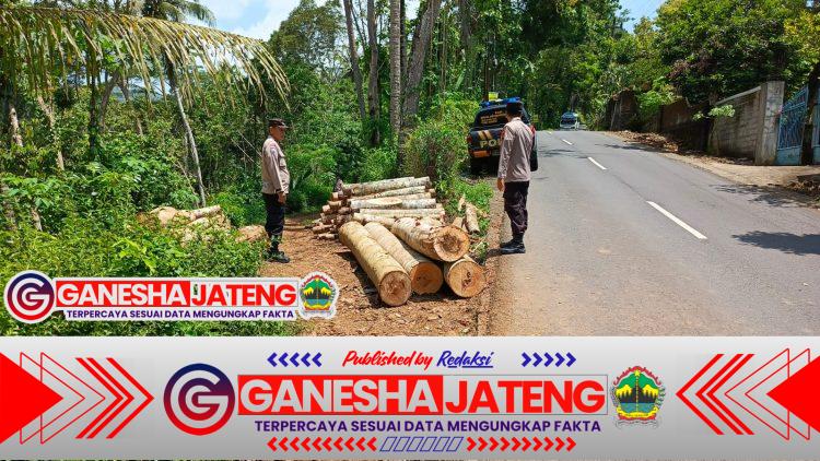 Respons Humanis Polsek Somagede Polresta Banyumas, Warga Diimbau Tak Bongkar Muat Kayu Di Jalan Respons Humanis Polsek Somagede Polresta Banyumas, Warga Diimbau Tak Bongkar Muat Kayu Di Jalan
