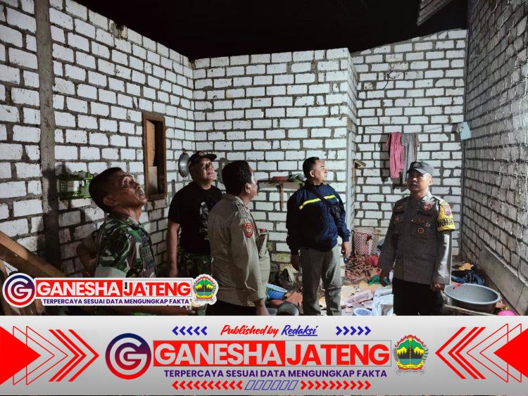 Angin Puting Beliung Terjang Dua Desa di Dukuhseti 22 Rumah Rusak dan Satu Roboh Angin Puting Beliung Terjang Dua Desa di Dukuhseti 22 Rumah Rusak dan Satu Roboh