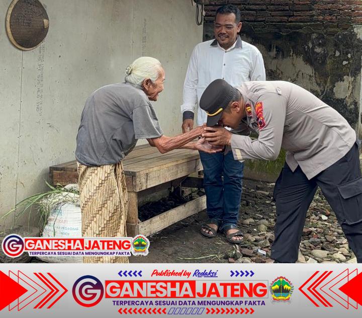 Aktif di Jumat Berkah, Kapolsek Wiradesa Iptu Maman Terus Hadir untuk Warga yang Membutuhkan Aktif di Jumat Berkah, Kapolsek Wiradesa Iptu Maman Terus Hadir untuk Warga yang Membutuhkan