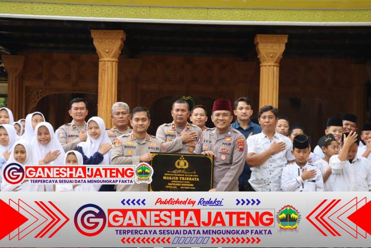 Dari Polisi untuk Santri: Kapolres Wonogiri Resmikan Masjid Tribrata di Ponpes Binaan Anggota Polri Dari Polisi untuk Santri: Kapolres Wonogiri Resmikan Masjid Tribrata di Ponpes Binaan Anggota Polri