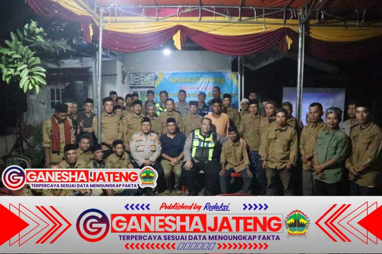 Polres Cilegon Sambangi Pos Kamling Kampung Kopi, Ajak Warga Perkuat Sinergi Jaga Kamtibmas Polres Cilegon Sambangi Pos Kamling Kampung Kopi, Ajak Warga Perkuat Sinergi Jaga Kamtibmas