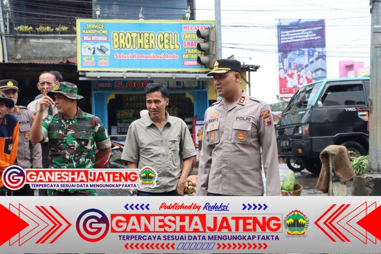 Kapolres Kendal Bersama Forkopimda Kendal Tinjau dan Identifikasi Penyebab Banjir Rutin di Plantaran Kapolres Kendal Bersama Forkopimda Kendal Tinjau dan Identifikasi Penyebab Banjir Rutin di Plantaran