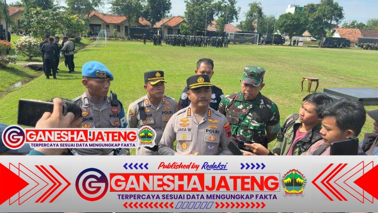 Ribuan Aparat Siaga Amankan Sidang Paripurna Hak Angket DPRD Pati Ribuan Aparat Siaga Amankan Sidang Paripurna Hak Angket DPRD Pati