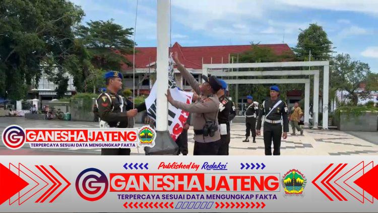 Bendera AMPB Berkibar di Tiang Alun-Alun Pati, TNI-Polri Tegas Bertindak Bendera AMPB Berkibar di Tiang Alun-Alun Pati, TNI-Polri Tegas Bertindak