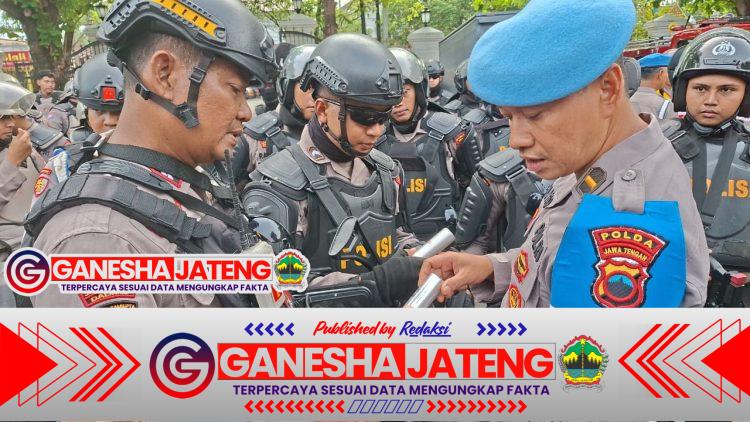 Bidpropam Polda Jateng Pastikan Personel Pengamanan Sidang Paripurna Hak Angket DPRD Pati Bebas Senpi dan Laksanakan Tugas Secara Humanis Bidpropam Polda Jateng Pastikan Personel Pengamanan Sidang Paripurna Hak Angket DPRD Pati Bebas Senpi dan Laksanakan Tugas Secara Humanis